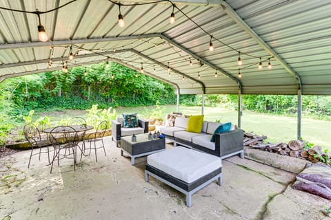 Private Yard, 3 Mi to World Cup Play! ATL Escape House in Atlanta