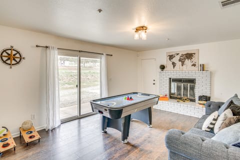 Patio, Fire Pit & Hillside Views: Agua Dulce Home House in Palmdale