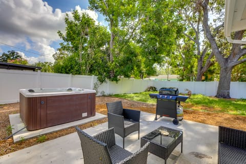 Private Hot Tub & Fenced Yard: Sleek Gulfport Home House in Gulfport