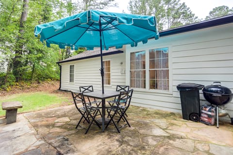 Walk to Dtwn Woodstock: Modern Home w/ Patio! House in Woodstock