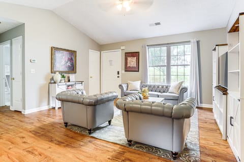 Walk to Dtwn Woodstock: Modern Home w/ Patio! House in Woodstock