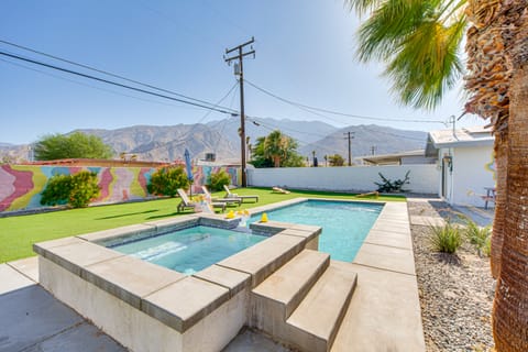 Outdoor Oasis w/ Pool: Pink Palm Springs Paradise! House in Palm Springs