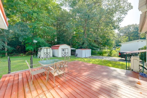 12 Mi to Dtwn Lewes & Beach: Delaware Home w/ Deck House in Sussex County