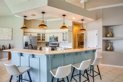 Dock & Outdoor Oasis: Waterfront Cape Coral Home House in Cape Coral