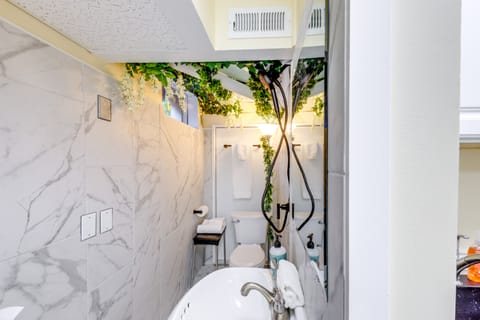 5 Mi to State Park: Studio, Walk to Happy's Inn! Apartment in Idaho