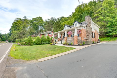 Recently Renovated Harveys Lake Retreat w/ Dock! House in Luzerne County