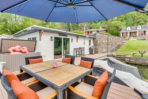 Recently Renovated Harveys Lake Retreat w/ Dock! House in Luzerne County