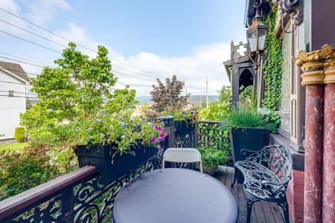 Near Downtown Scranton: Getaway w/ Patio House in Scranton