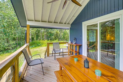 Lake Hamilton Retreat w/ Kayaks & Spacious Yard! House in Rockwell