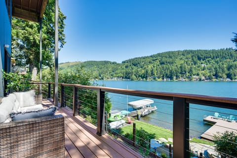 Fire Pit & Views: Modern Summit Lake Escape! House in Washington