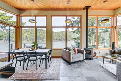 Fire Pit & Views: Modern Summit Lake Escape! House in Washington