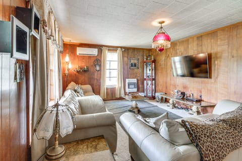 BBQ Ready: Delta Country Home on 30 Acres House in Alabama