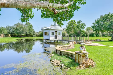 Lazy River Retreat in Cypress w/ Backyard Oasis! House in Cypress