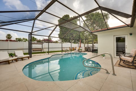 Backyard Oasis: Fort Lauderdale Home Near Beach House in Lauderhill