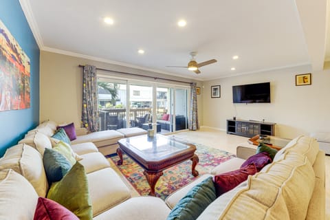 Home 3 Mi to Ocean Inlet Park: Waterfront Deck! House in Ocean Ridge