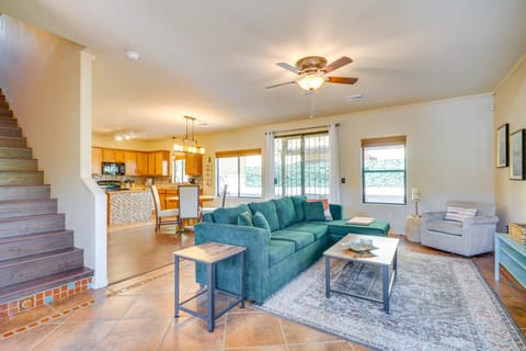 Southwestern Chic! Tucson Retreat w/ Private Patio House in Catalina Foothills