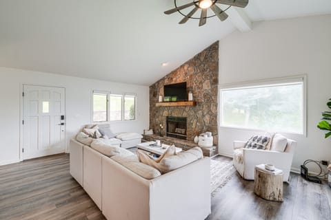 < 1 Mi to Lake Chatuge: Home w/ Mtn & Water Views! House in Union County