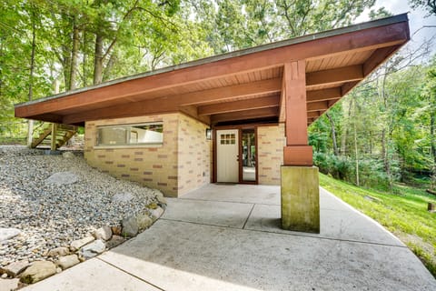 Fire Pits & Grill: Lakefront Jackson Home House in Ohio