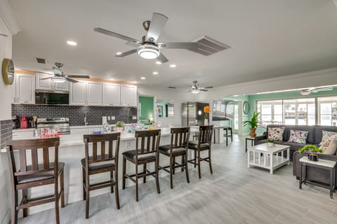 Ocean View, Pool & Boat Dock: Indian Rocks Retreat House in Indian Rocks Beach