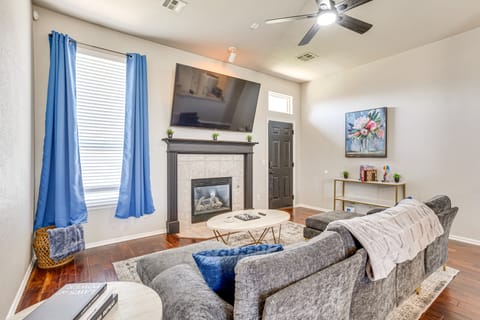 14 Mi to Dtwn OKC: Edmond Gem w/ Fenced Yard! House in Oklahoma City