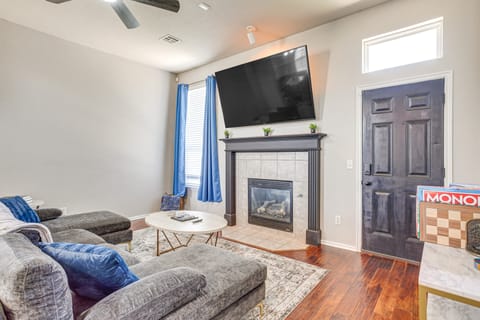 14 Mi to Dtwn OKC: Edmond Gem w/ Fenced Yard! House in Oklahoma City