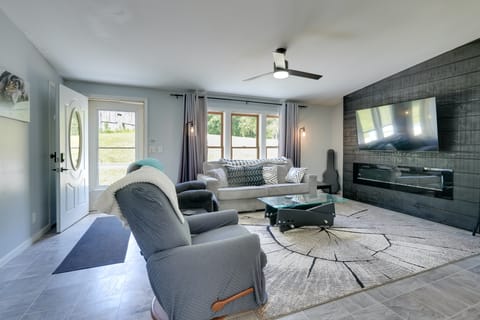 Private Sauna: Lakefront Getaway, 4 Mi to Reading! House in Ohio