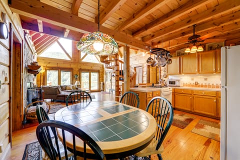 Panoramic Mountain Views & Decks: Franklin Cabin! House in Tennessee