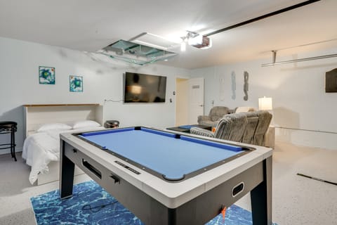 Game Room & Hot Tub: Easy Cape Coral Adventures House in Cape Coral