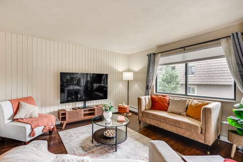 2 Mi to CU Boulder: Mtn-View Condo w/ Pool Access Apartment in Boulder