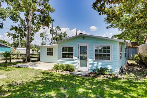 Walk to Pier & River: Dtwn Steinhatchee Escape! Cottage in Florida