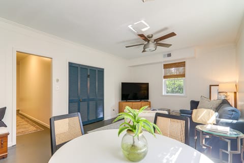 4 Mi to UGA: Bright & Airy Athens Apartment! Apartment in Athens