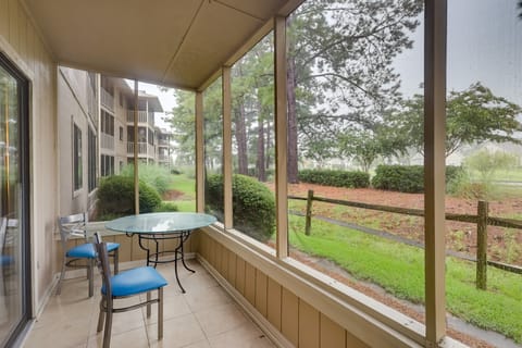 5 Mi to Cherry Grove Beach: Dog-Friendly Condo! Apartment in Little River