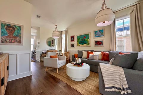 Walk to Beach: Cottage w/ Yard in Pass Christian! Cottage in Pass Christian