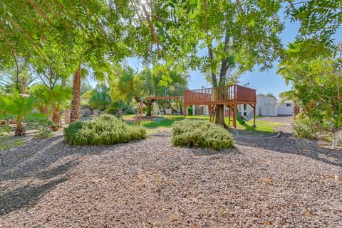 Private Paradise Valley Oasis: Hot Tub, Large Yard House in Paradise Valley