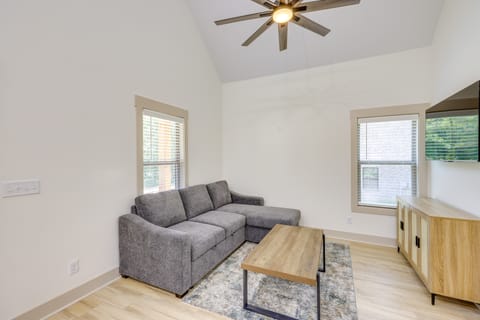 Walk to Sports Complex: Home in Millbrook! House in Millbrook