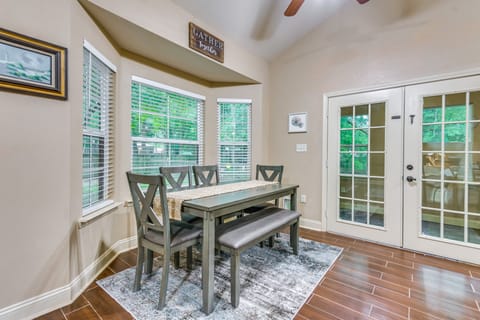 Spacious Yard! Navarre Home in Quiet Neighborhood House in Alabama