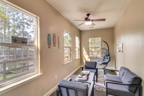 Spacious Yard! Navarre Home in Quiet Neighborhood House in Alabama