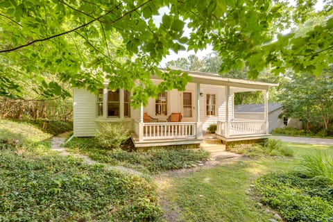 Home Close to Downtown Frankfort, Walk to Beach! House in Frankfort