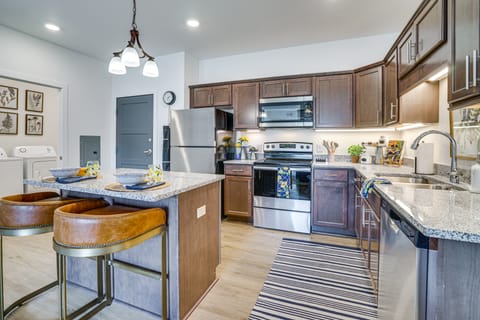 4 Mi to National Sports Center: Apt in Blaine Apartment in Blaine