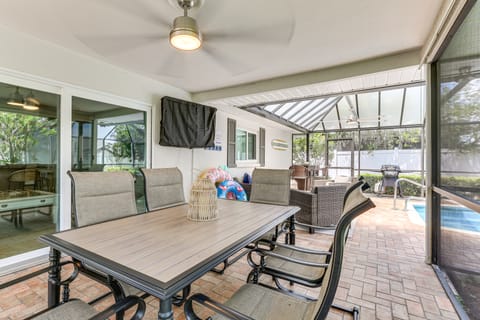 1 Mi to Vanderbilt Beach! Family Home on 500 Block House in Naples Park