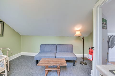 Quaint & Charming Cherry Valley Escape! Apartment in Capital District, NY, USA