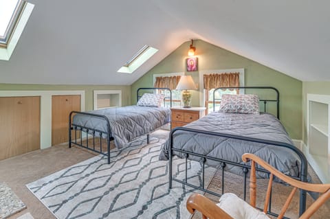 Quaint & Charming Cherry Valley Escape! Apartment in Capital District, NY, USA