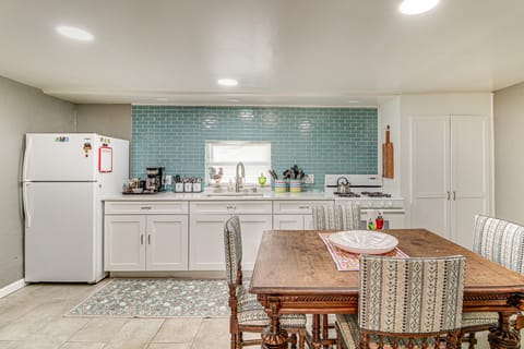 3 Mi to Old Town, Fenced Yard: ABQ Abode! House in Albuquerque