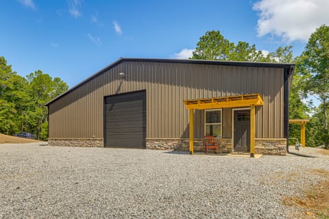 3 Mi to Water: Logan Martin Lake Cabin Getaway House in Logan Martin Lake
