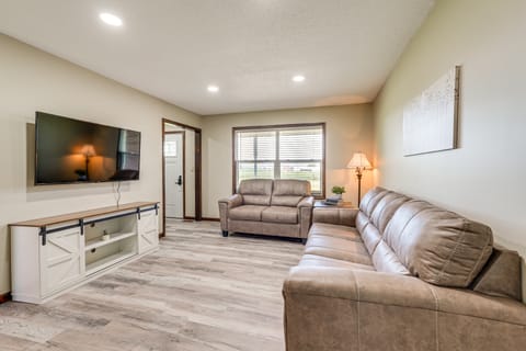 12 Mi to Mississinewa Lake: Peaceful Retreat House in Indiana