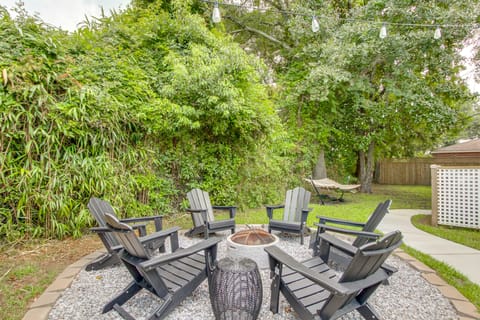 Walk to Beach, Gazebo w/ Hot Tub: Gulfport Gem! House in Gulfport