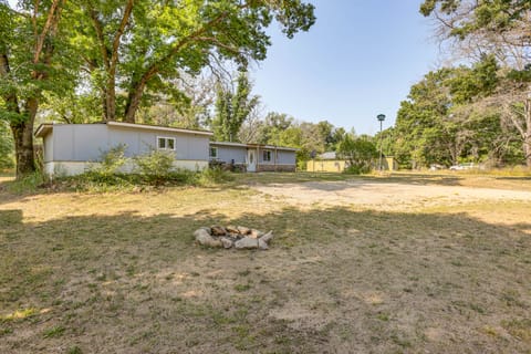 Pet-Friendly Retreat: Over 3 Acres in Baldwin! House in Michigan