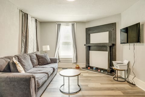 < 1 Mi to EverBank Stadium: Retreat w/ Yard! House in Jacksonville