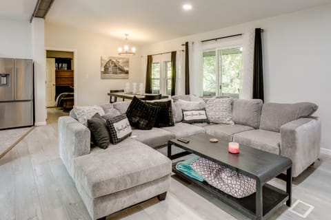 Riverfront Home w/ Porches & Views in Cotter! House in Arkansas