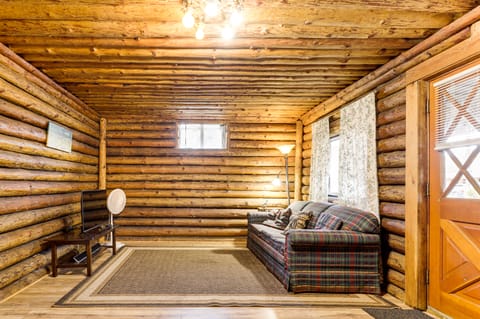 Watefront Getaway w/ Mtn Views & Dock in Clearlake House in Clear Lake